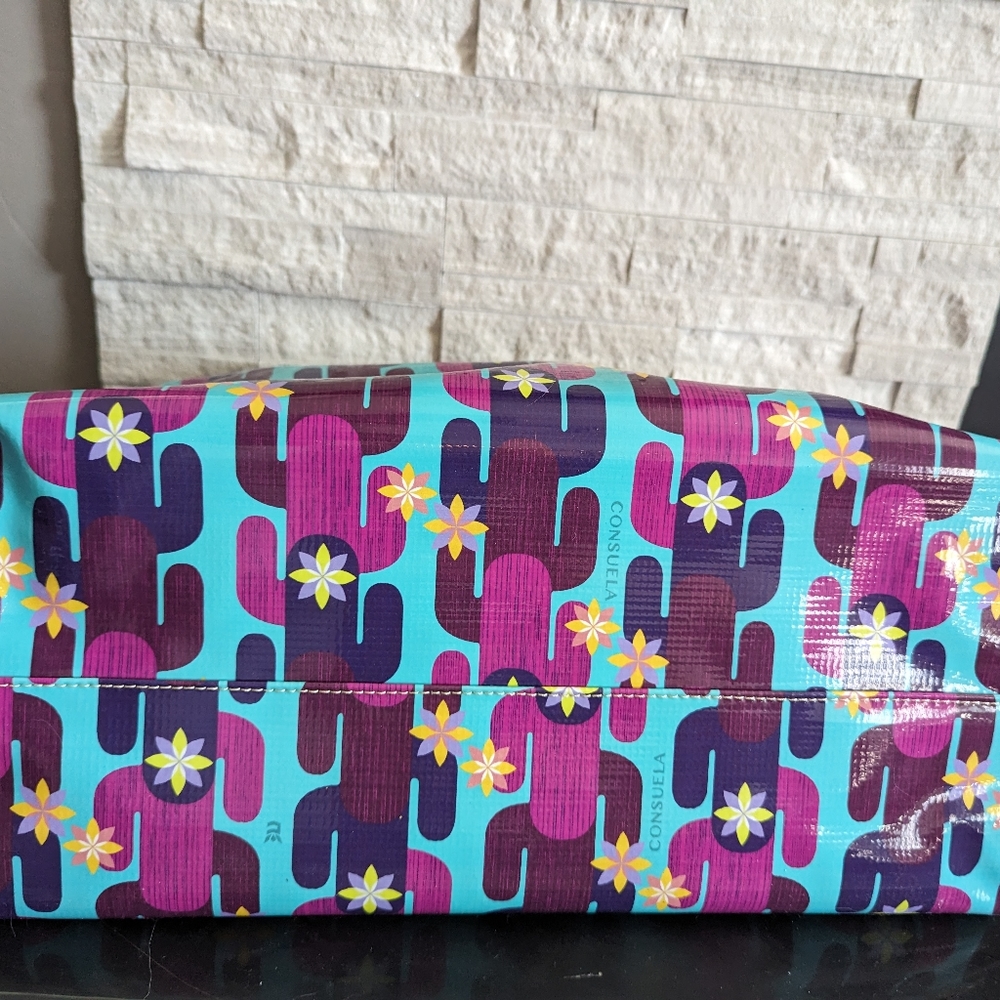 Consuela Large Zippered Tote - Twyla Legacy Cactus *RETIRED* - Picture 11 of 14